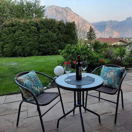 Gallery - Terrasse Mit Seeblick Und Garten * Altmünster