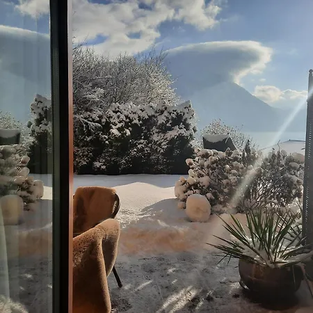 Gallery - Terrasse Mit Seeblick Und Garten Altmünster