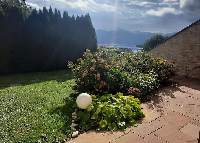Gallery - Terrasse Mit Seeblick Und Garten