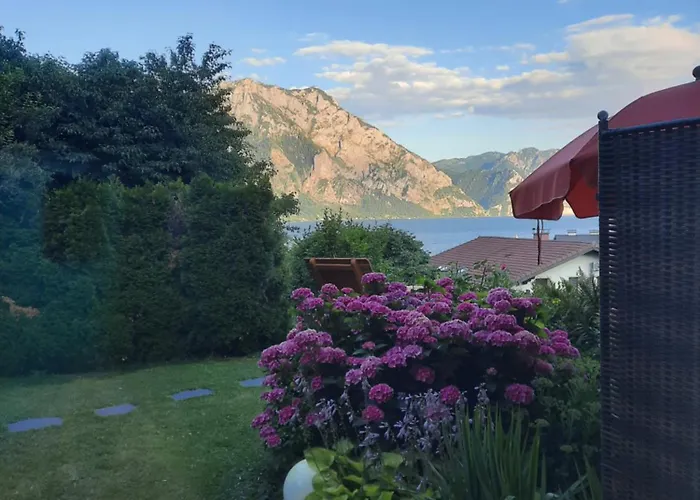 Gallery - Terrasse Mit Seeblick Und Garten Altmünster
