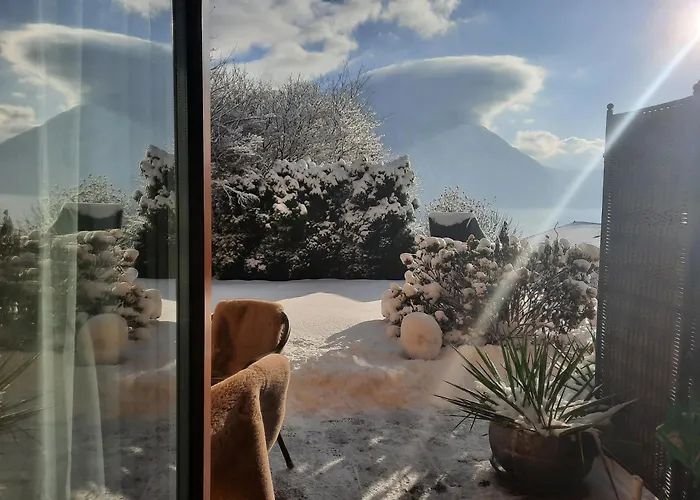 Gallery - Terrasse Mit Seeblick Und Garten Altmünster