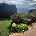 Gallery - Terrasse Mit Seeblick Und Garten