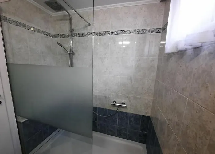 Gallery - Terrasse Mit Seeblick Und Garten * Altmuenster